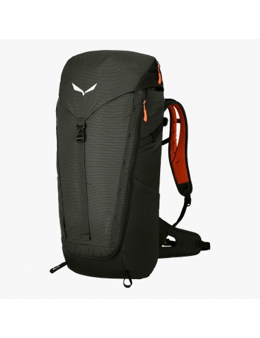 Una mochila de trekking alpino ventilada y de fiar para moverse con comodidad en rutas medias.