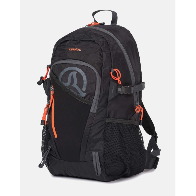 Organiza tu equipaje, para llevarlo contigo, en esta mochila reciclada.
