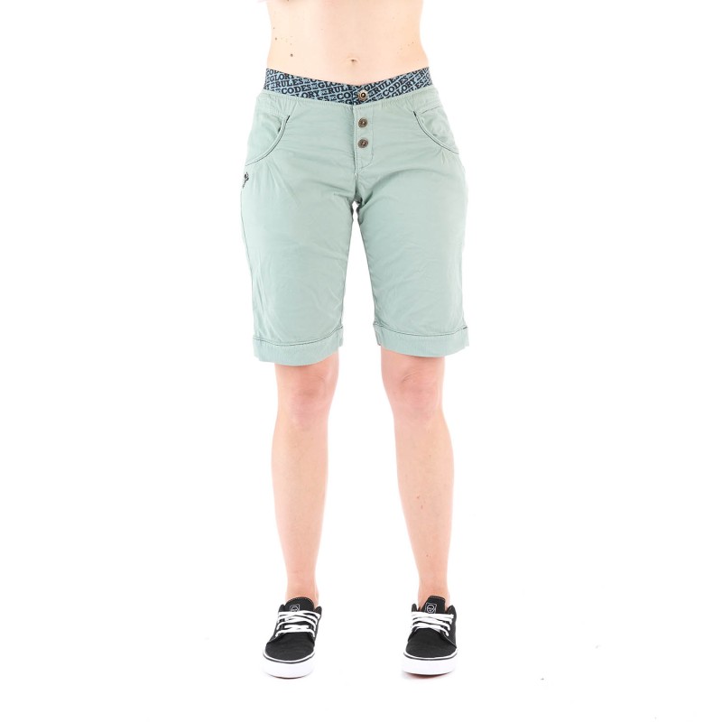 Pantalon corto escalada para mujer, con look urbano para todas tus actividades al aire libre.