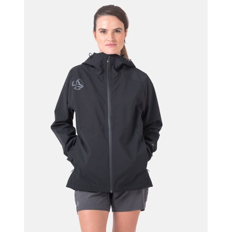 Chaqueta técnica Shelltech de 2.5 capas. Impermeable, transpirable y resistente con costuras termosellados,
